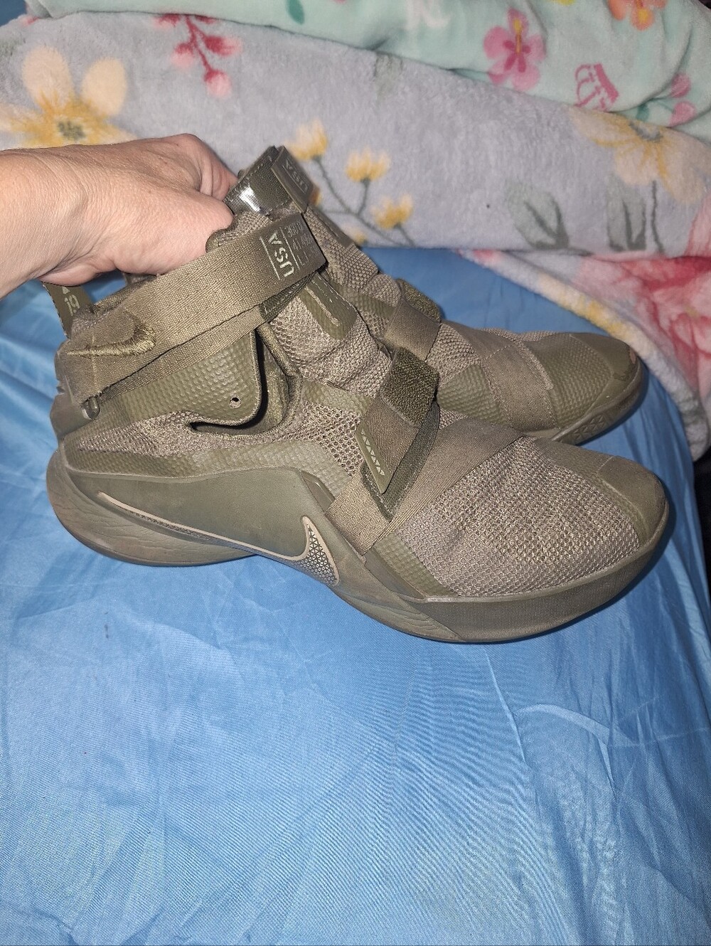 Nike Men’s Olive Green High-Top Strap Athletic Sneakers Lebron